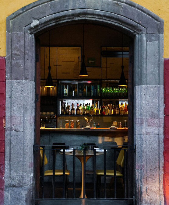 Bar  